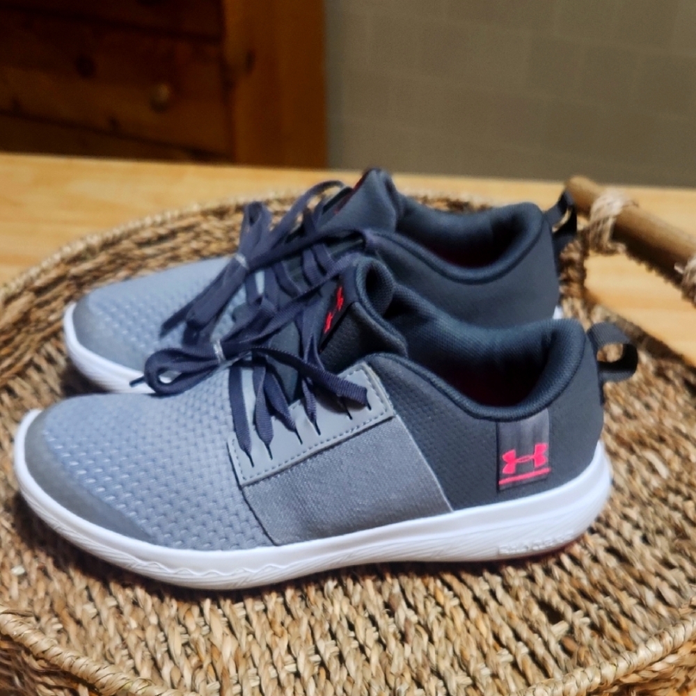 UNDER ARMOUR SNEAKERS